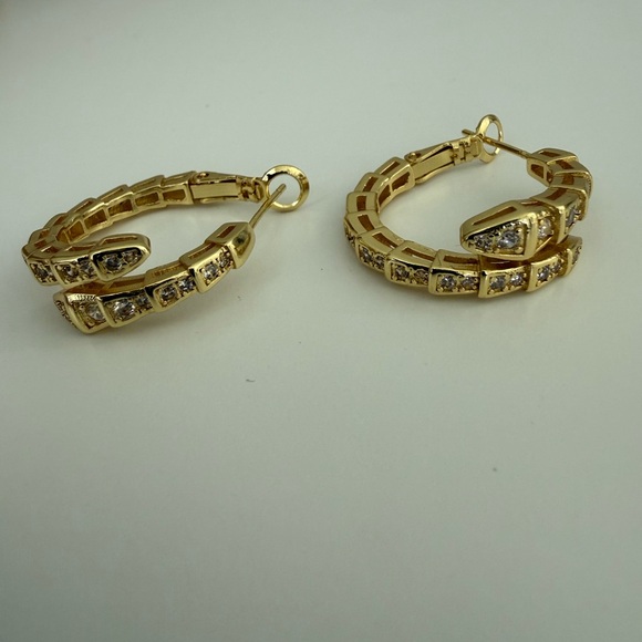 🆕 Luxury Snake Clip-on Earrings for Women Zircon
18K Gold Plated - Picture 5 of 8